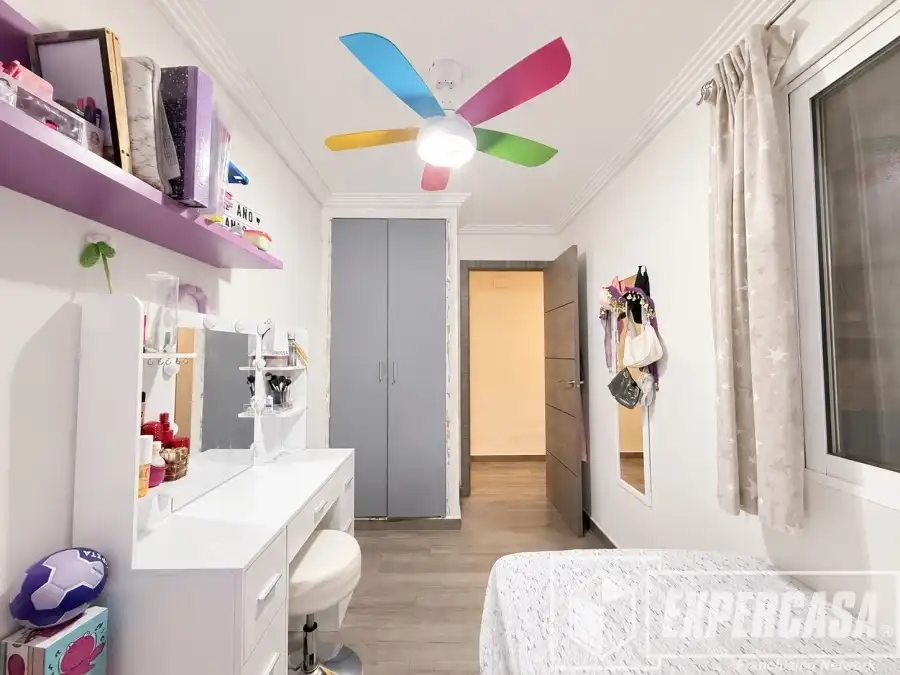 Dormitori de Pis en venda en Llíria amb Aire condicionat i Terrassa