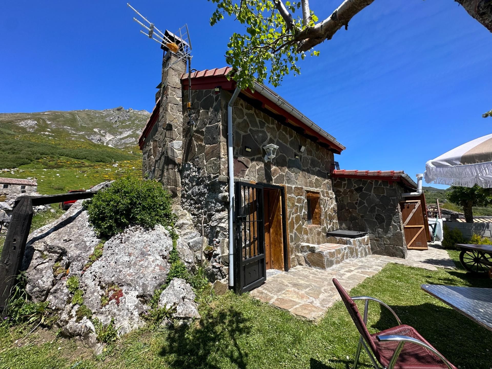 Garden of House or chalet for sale in Aller  with Heating, Private garden and Storage room