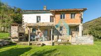 Vista exterior de Casa o xalet en venda en Aller amb Calefacció, Jardí privat i Parquet