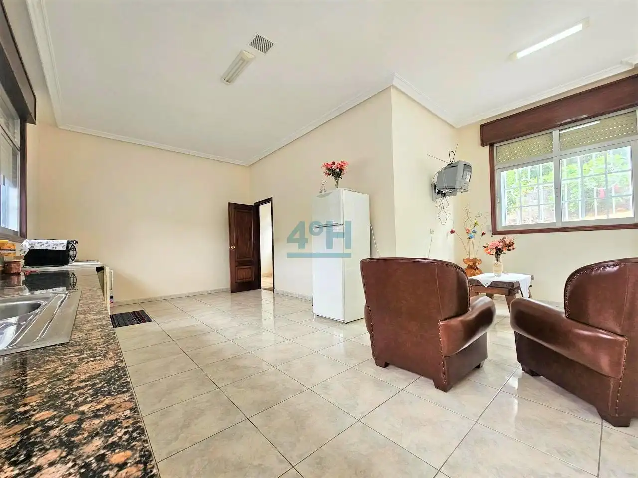 Sala d'estar de Casa o xalet en venda en Maside amb Jardí privat i Balcó