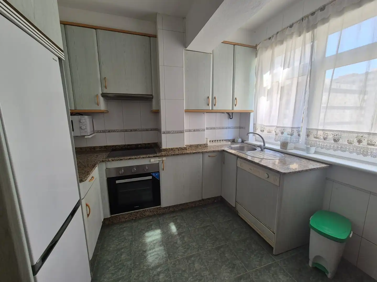 Cocina de Piso de alquiler en A Coruña Capital  con Calefacción y Amueblado
