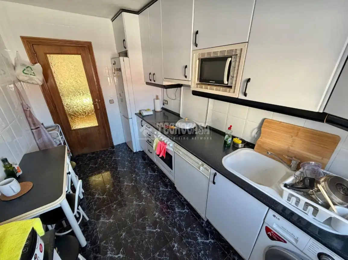 Kitchen of Flat for sale in Madrid