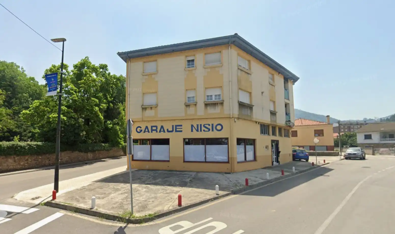 Vista exterior de Piso en venta en Los Corrales de Buelna  con Calefacción, Parquet y Trastero