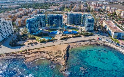 Vista exterior de Àtic en venda en Torrevieja amb Terrassa, Piscina i Moblat