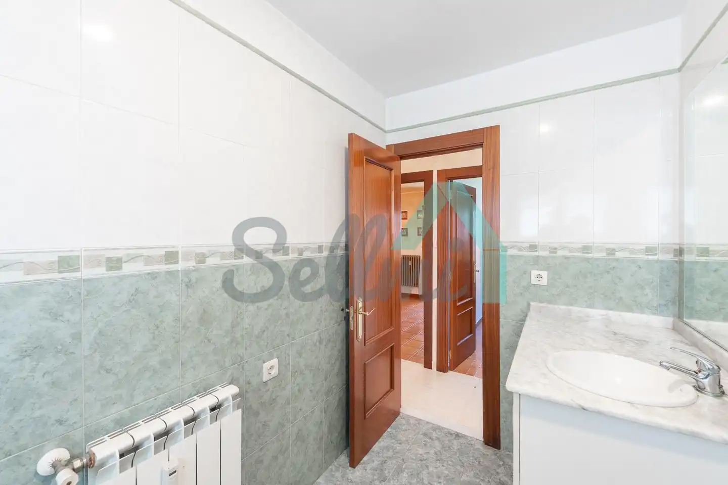 Badezimmer von Wohnung zum Verkauf in Avilés mit Heizung und Terrasse
