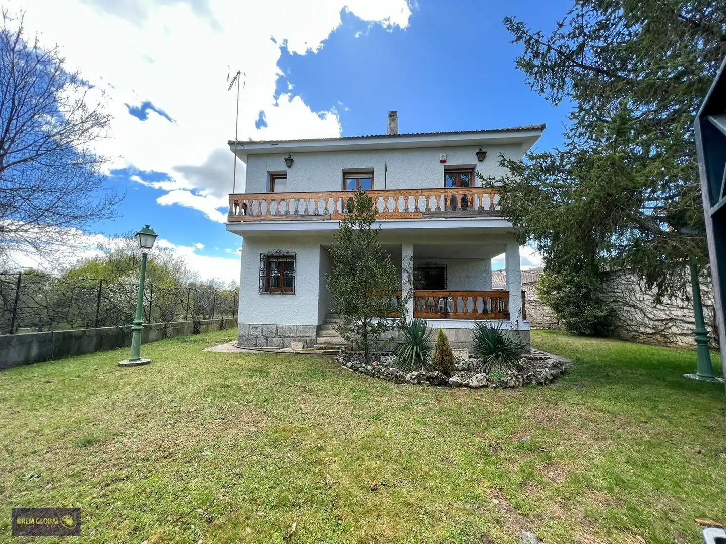 Vista exterior de Casa o chalet en venta en La Cabrera con Jardín privado, Terraza y Trastero