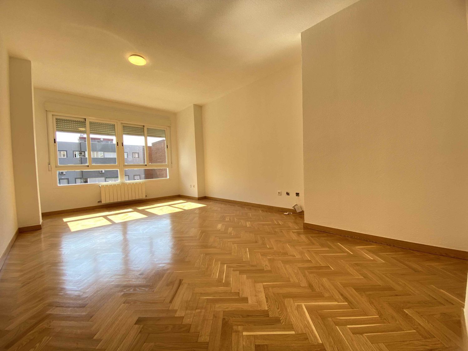 Sala d'estar de Pis de lloguer en Fuenlabrada amb Parquet i Terrassa