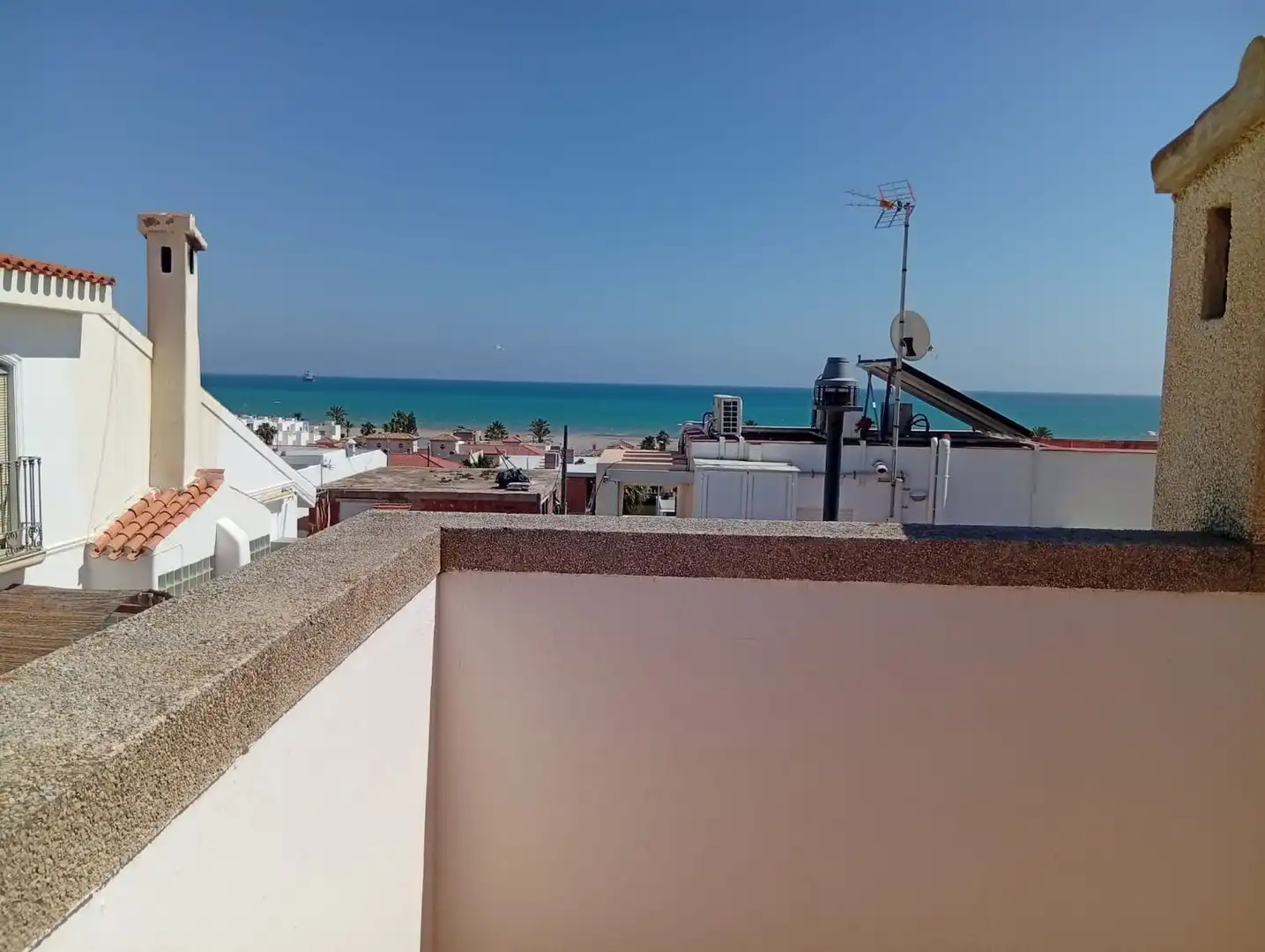 Vista exterior de Casa o xalet en venda en Garrucha amb Terrassa