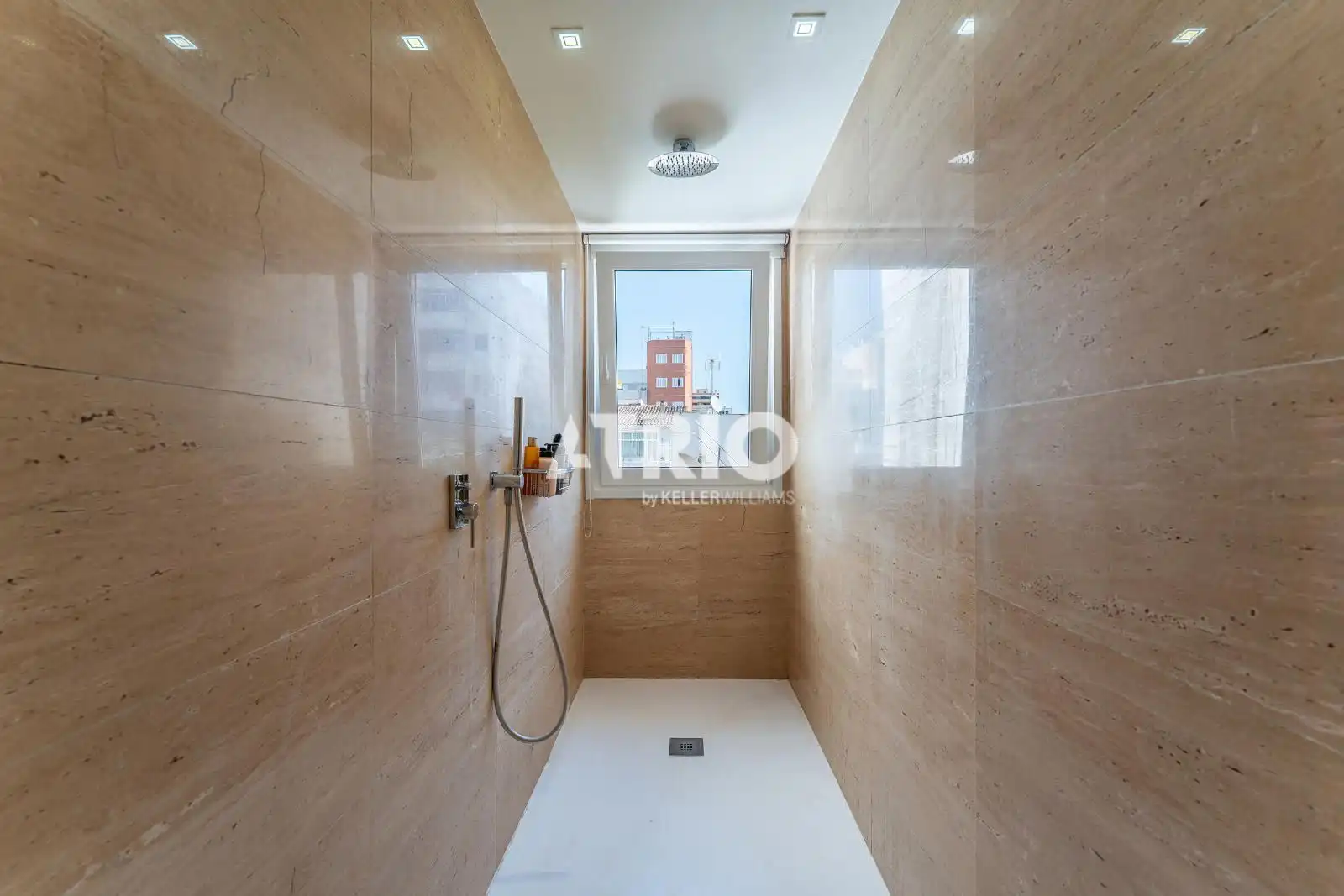Badezimmer von Haus oder Chalet zum Verkauf in  Palma de Mallorca mit Klimaanlage, Privatgarten und Terrasse
