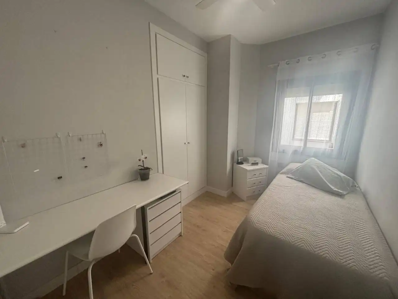Habitación de Ático en venta en Vilanova i la Geltrú con Aire acondicionado, Calefacción y Parquet