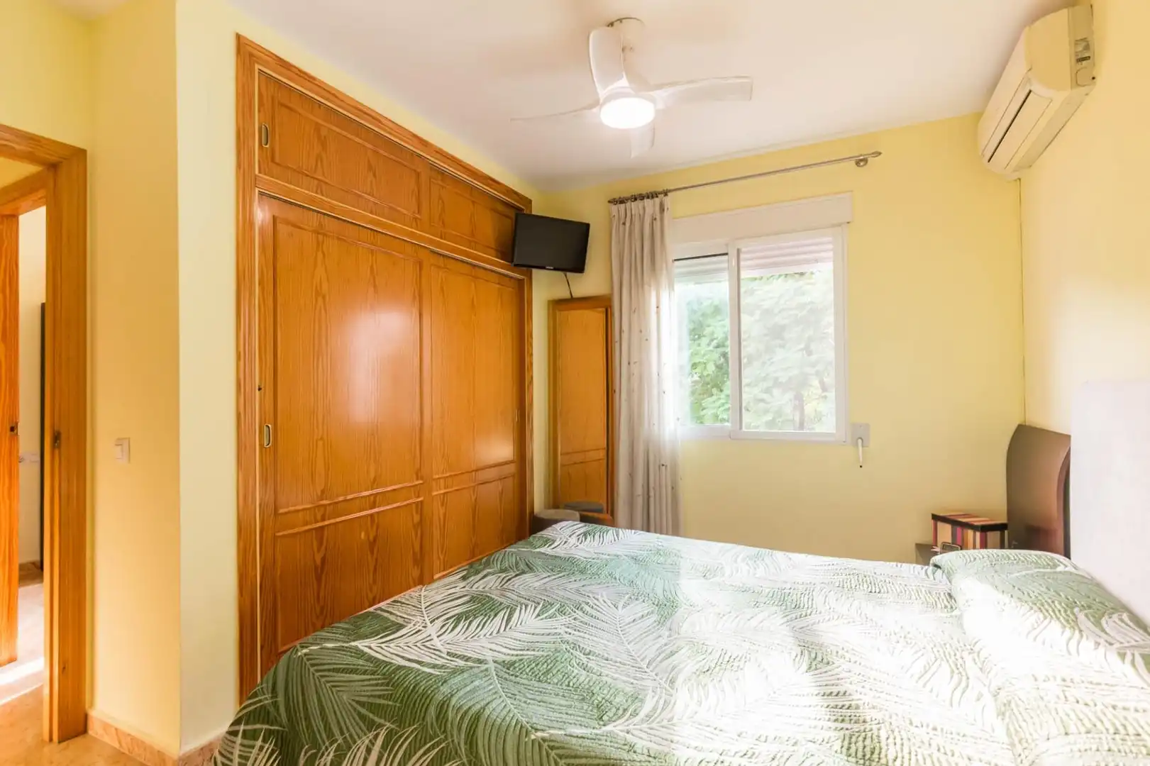 Schlafzimmer von Einfamilien-Reihenhaus zum Verkauf in Murcia mit Klimaanlage, Privatgarten und Terrasse
