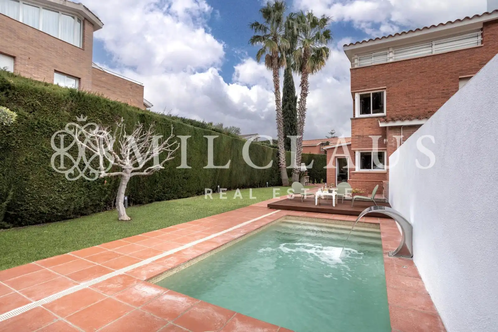 Vista exterior de Casa adosada en venda en Sant Vicenç de Montalt amb Aire condicionat, Calefacció i Jardí privat