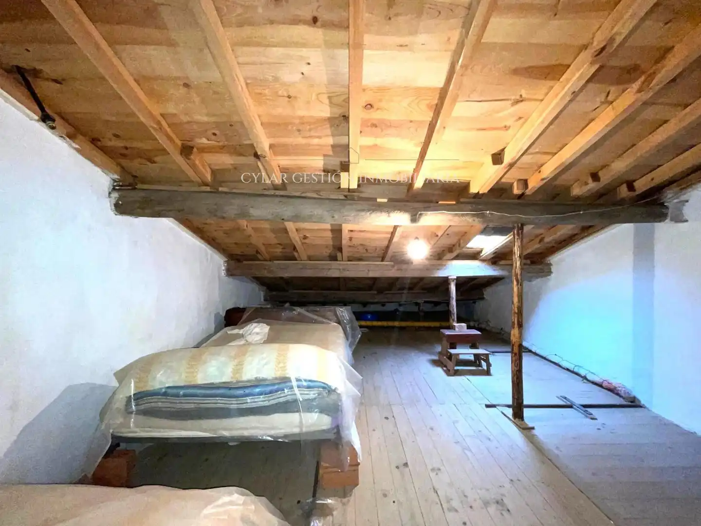 Casa o xalet en venda en San Pedro de Rozados amb Calefacció, Traster i Moblat