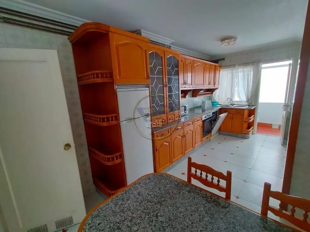 Kitchen of Flat for rent in Vigo   with Heating, Parquet flooring and Terrace