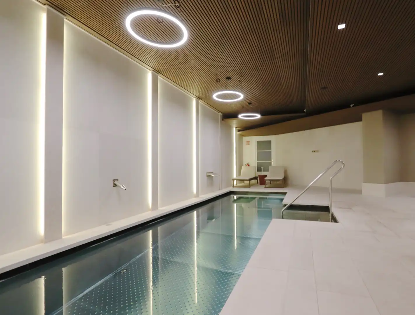 Piscina de Ático en venta en Madrid con Aire acondicionado, Calefacción y Jardín privado