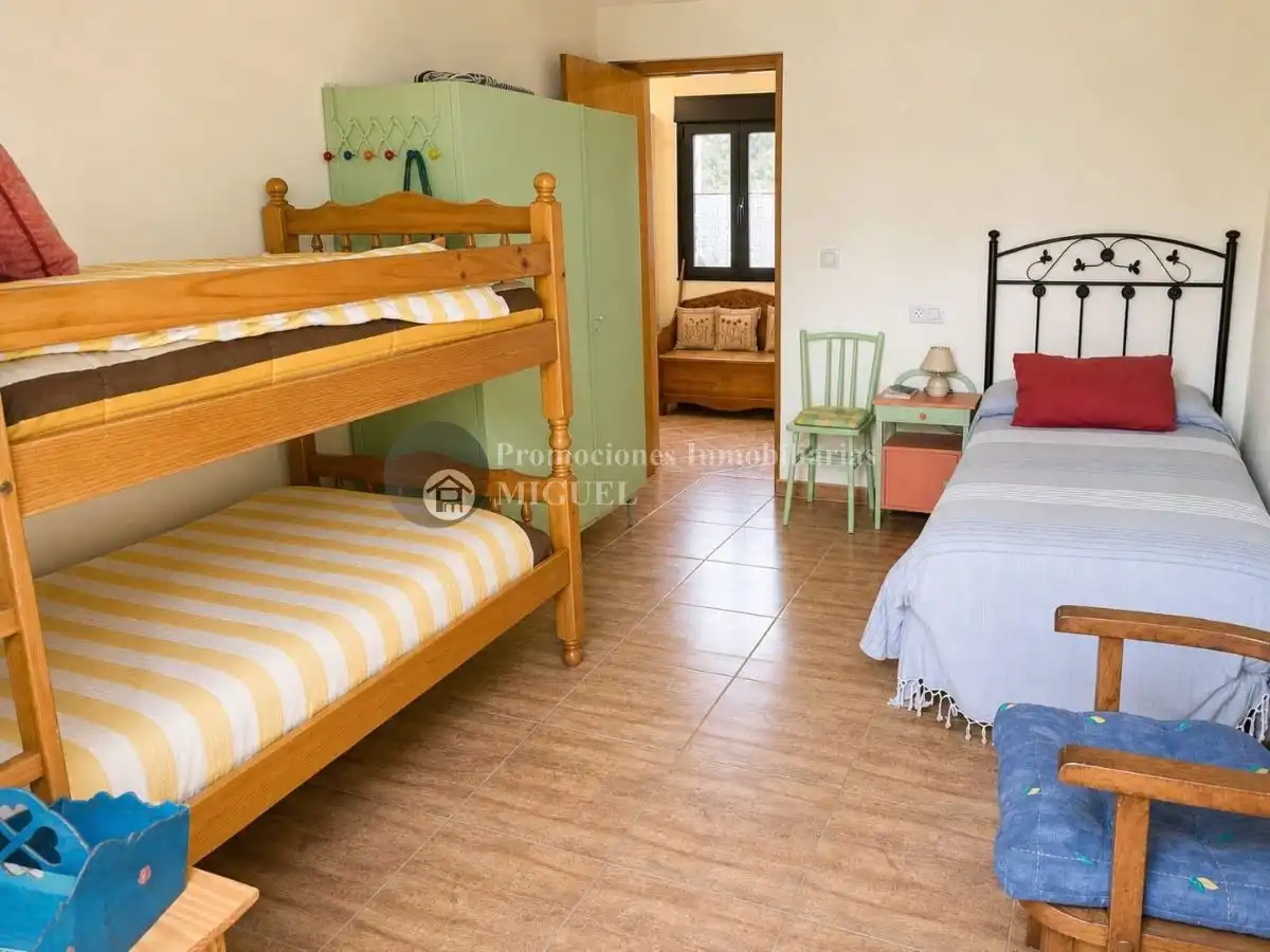 Dormitori de Casa o xalet en venda en Riós amb Jardí privat i Terrassa
