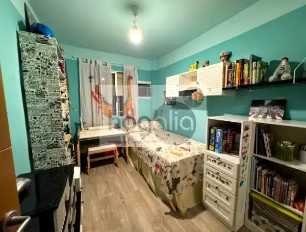 Bedroom of Flat for rent in Sevilla  with Air Conditioner and Furnished