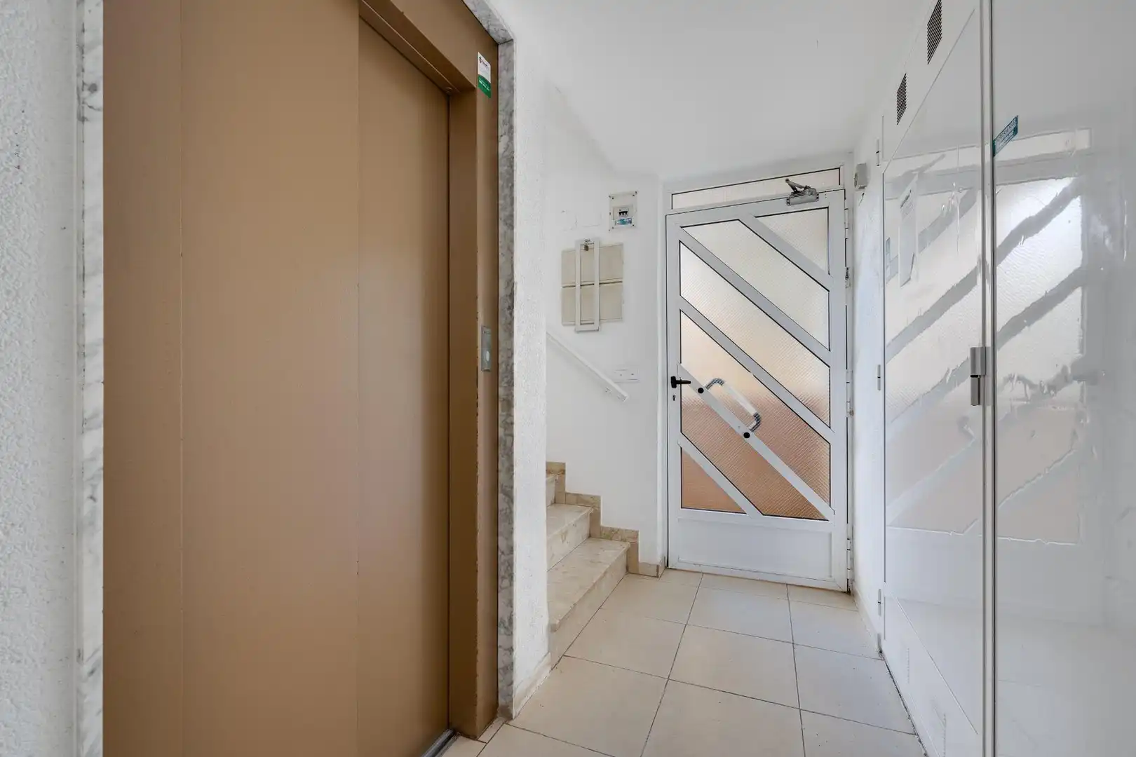 Apartamento en venta en Torrevieja con Terraza, Amueblado y Piscina comunitaria