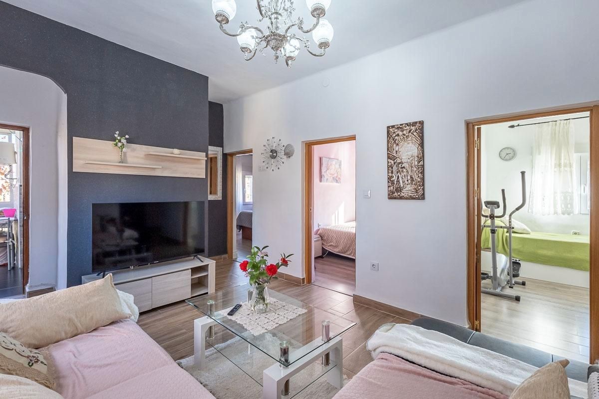 Living room of Flat for sale in  Granada Capital  with Air Conditioner and Heating