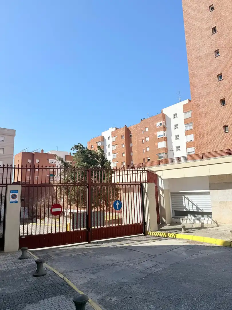 Vista exterior de Pis en venda en Jerez de la Frontera amb Aire condicionat, Moblat i Balcó