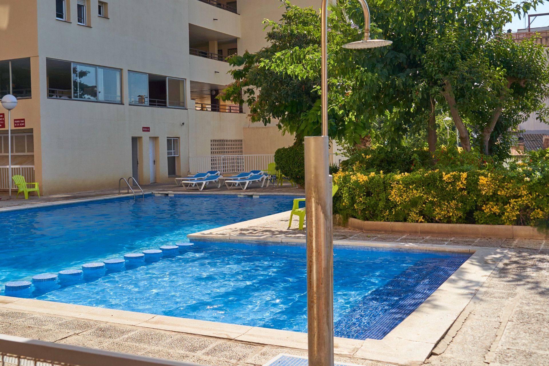 Piscina de Apartament en venda en Sant Pol de Mar amb Parquet, Terrassa i Moblat