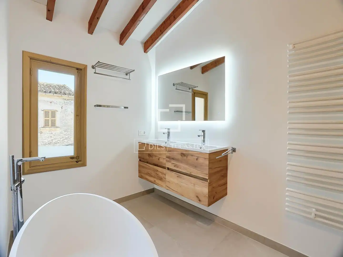 Bathroom of Houses for sale in Llubí  with Air Conditioner and Swimming Pool