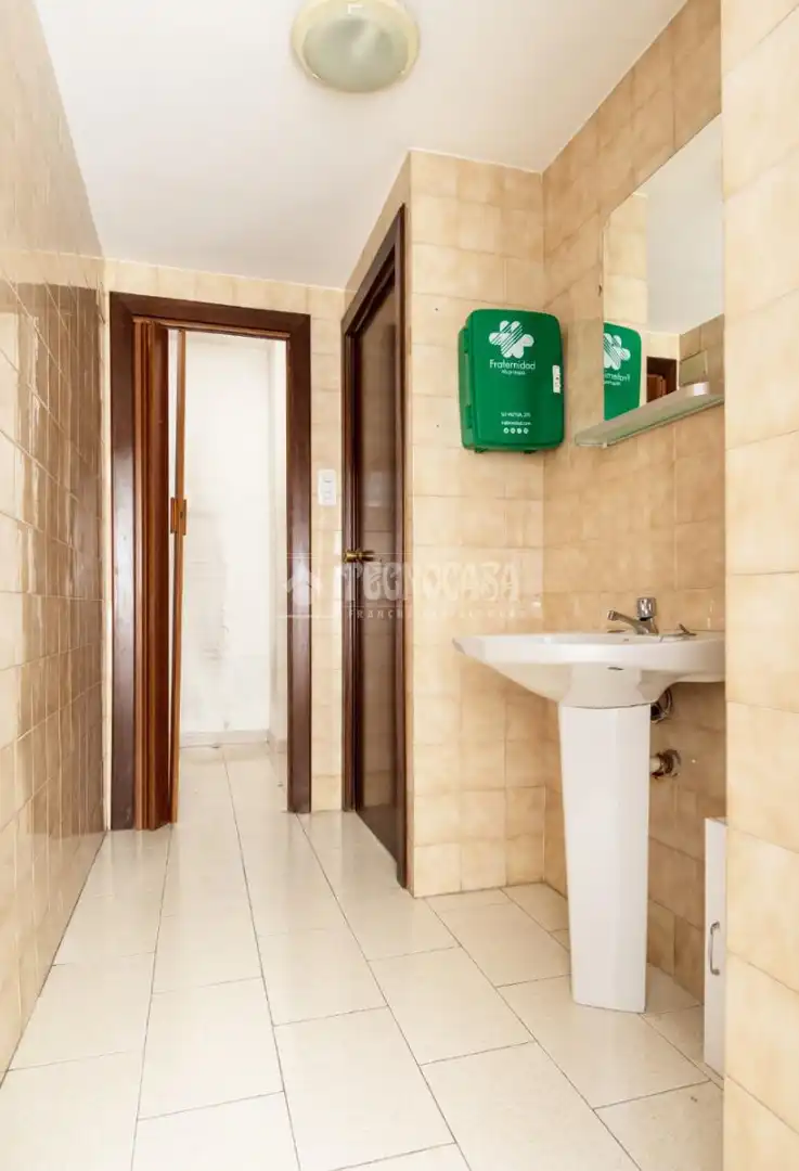 Bathroom of Flat for sale in Zaragoza  with Air Conditioner, Heating and Balcony