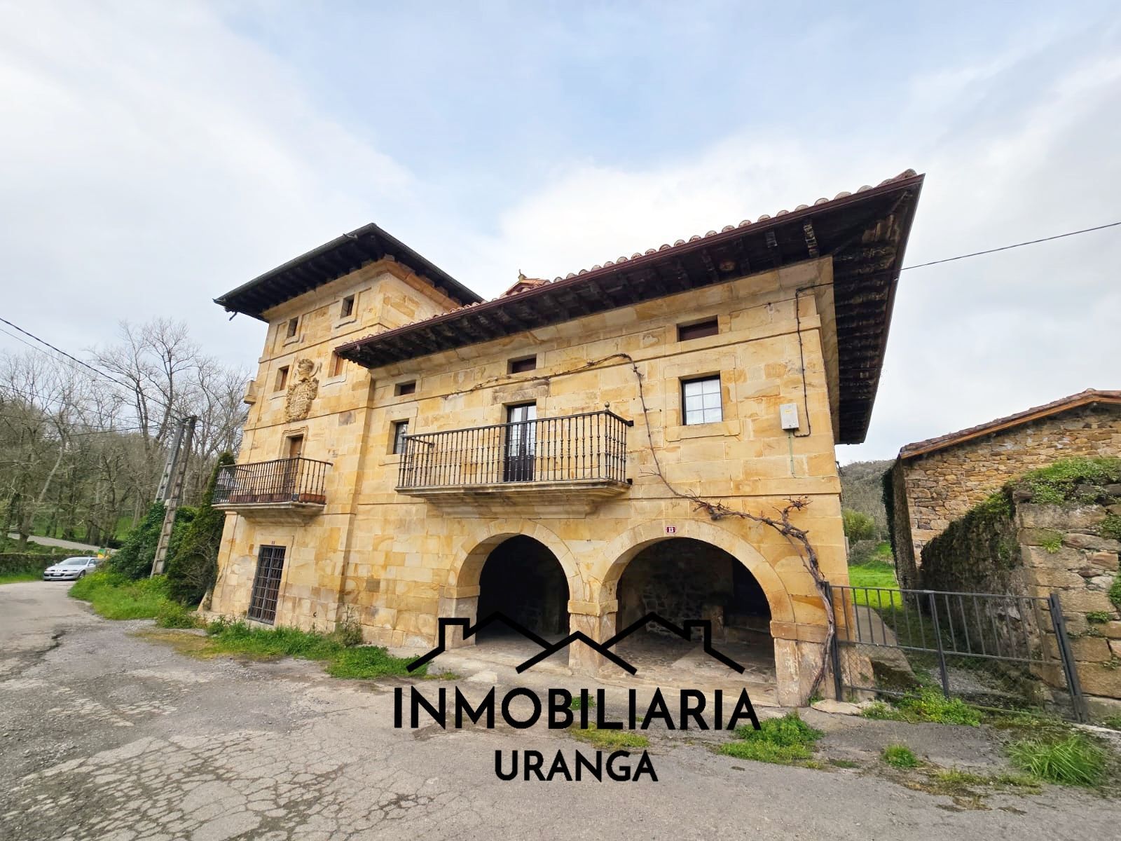 Vista exterior de Casa o xalet en venda en Rasines amb Calefacció i Terrassa