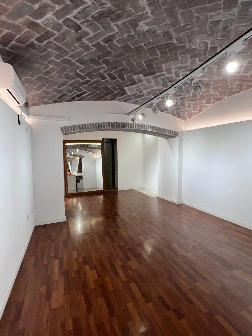 Commercial properties for rent in Sabadell  with Air Conditioner and Parquet flooring