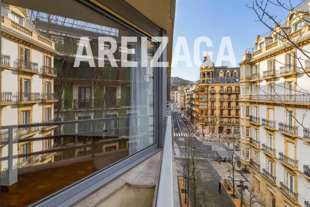 Vista exterior de Pis en venda en Centro 