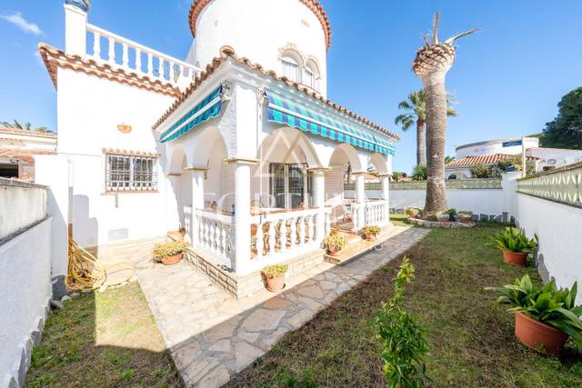 Casa-chalet en Venta en Regueral - Prat d'en Forés