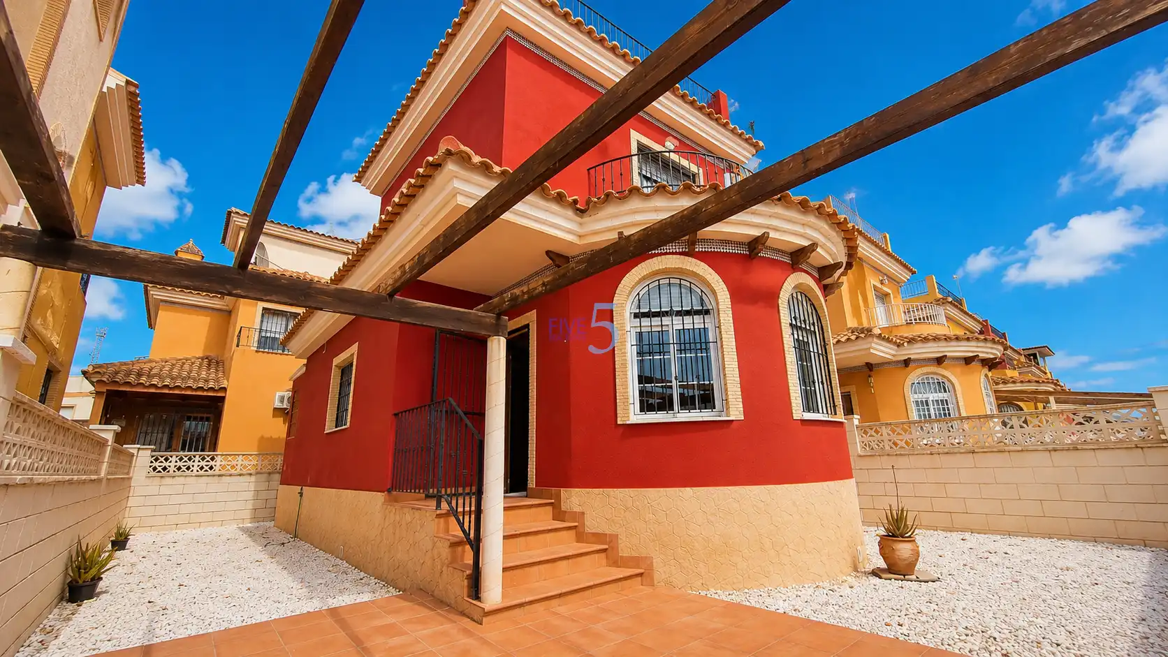 Casa con terraza en venta en Los Montesinos