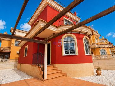 Casa con balcone in vendita a Los Montesinos
