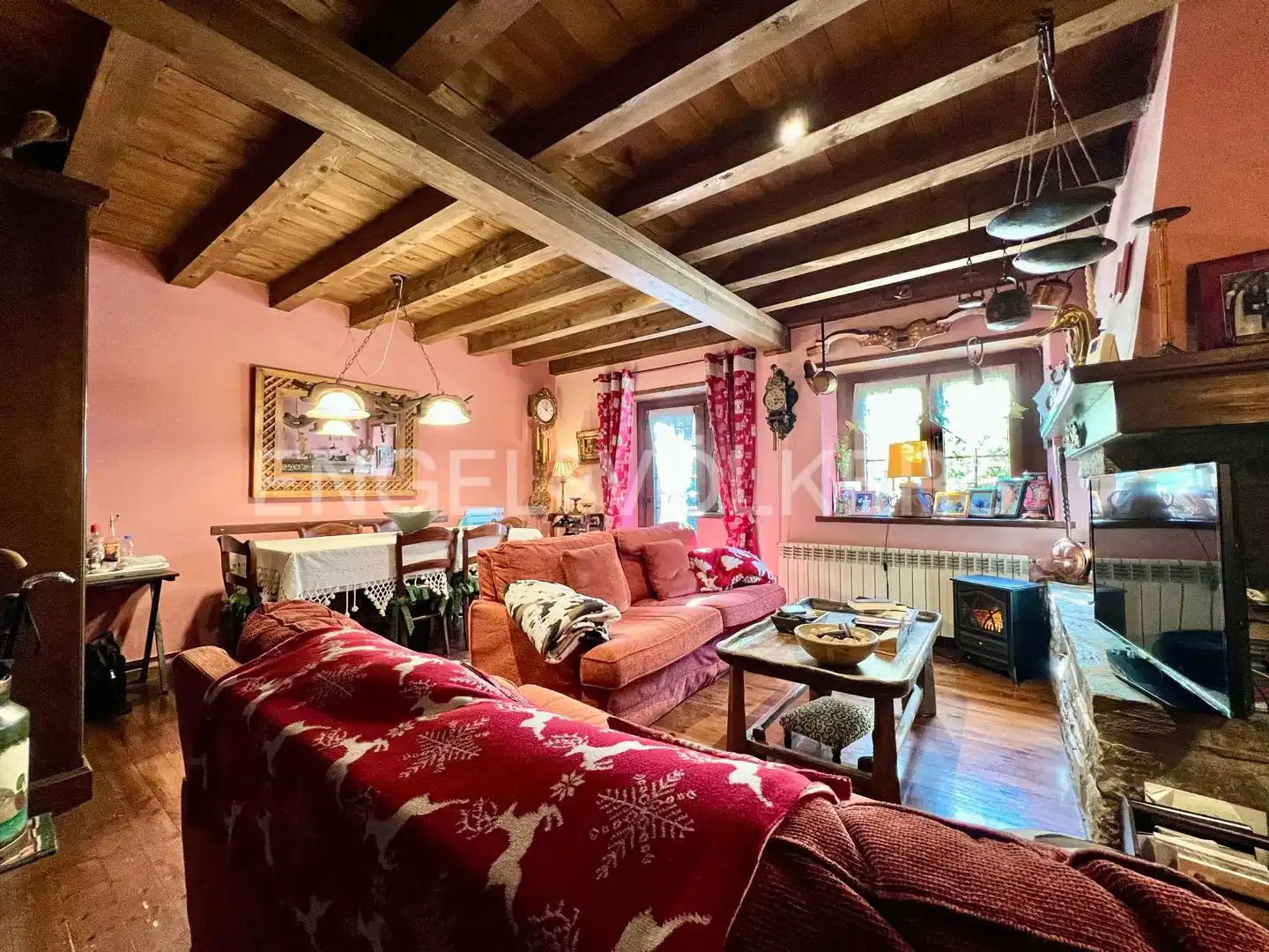 Sala d'estar de Casa adosada en venda en Vielha e Mijaran amb Calefacció, Jardí privat i Terrassa
