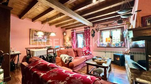 Foto 2 de Casa adosada en venda a Carrèr Montcorbison, 10, Vielha, Lleida