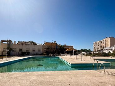 Piso con piscina en venta en El Bajondillo