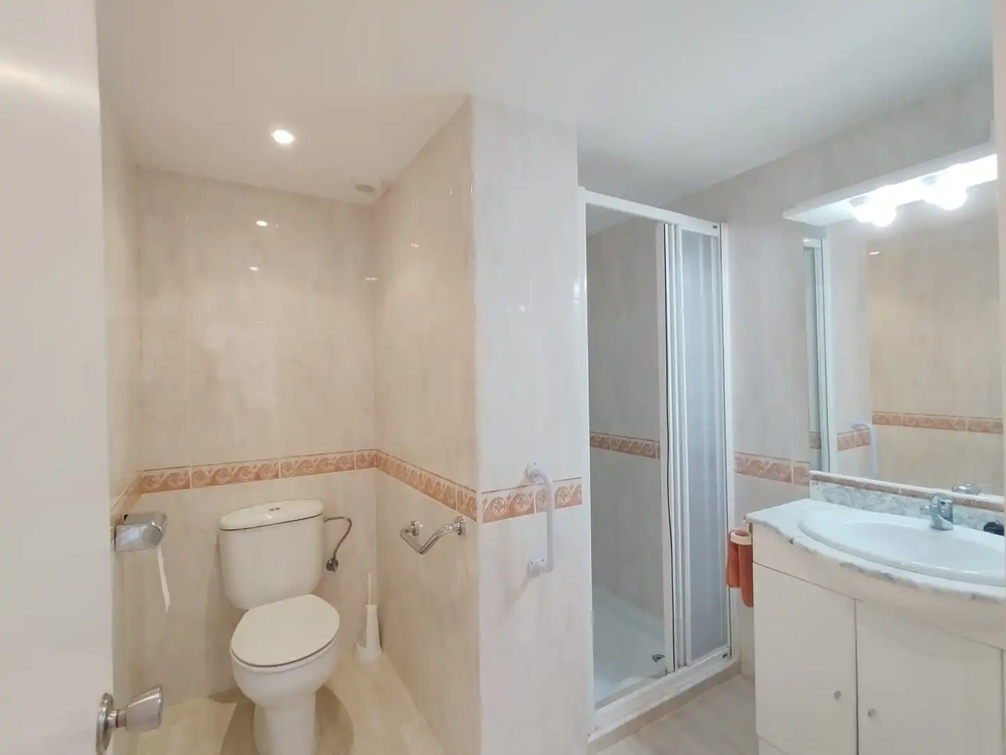 Baño de Piso en venta en Palamós con Terraza