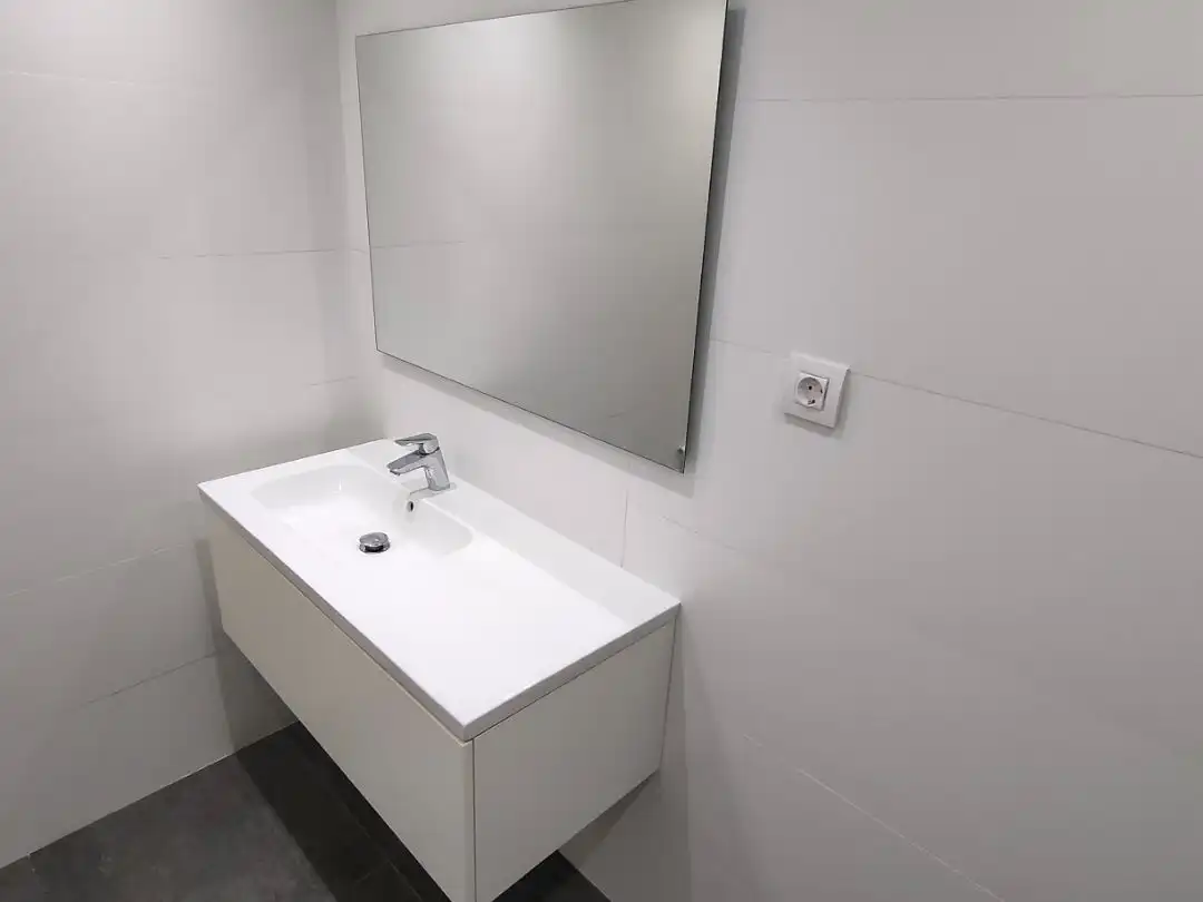 Bathroom of Flat for rent in  Zaragoza Capital  with Air Conditioner and Balcony