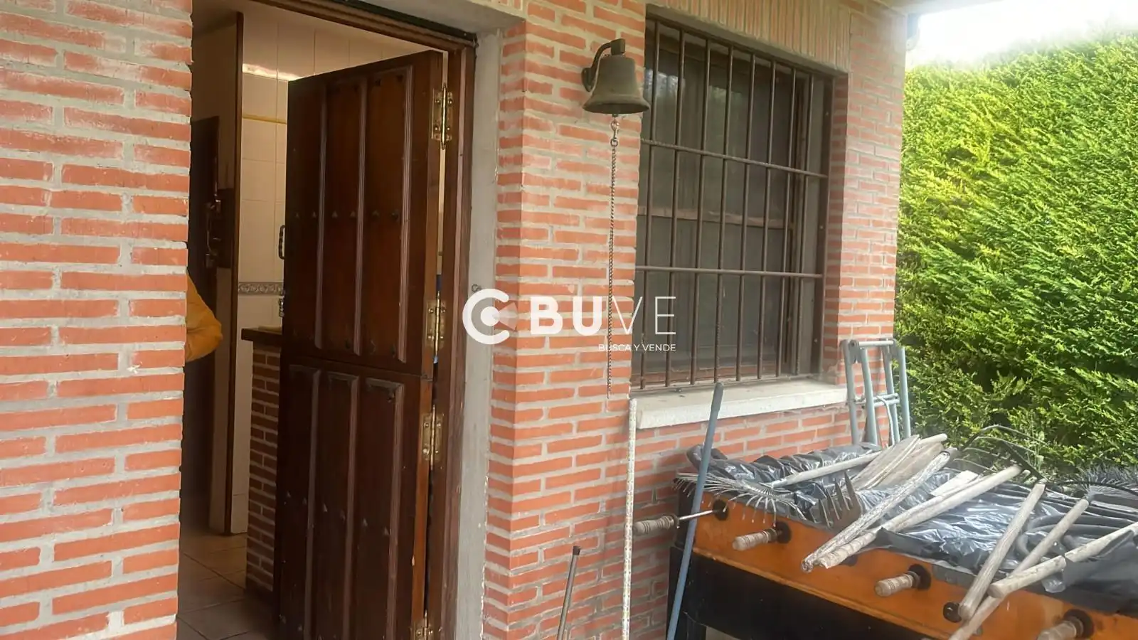 Vista exterior de Casa o xalet en venda en Tudela de Duero amb Traster i Moblat