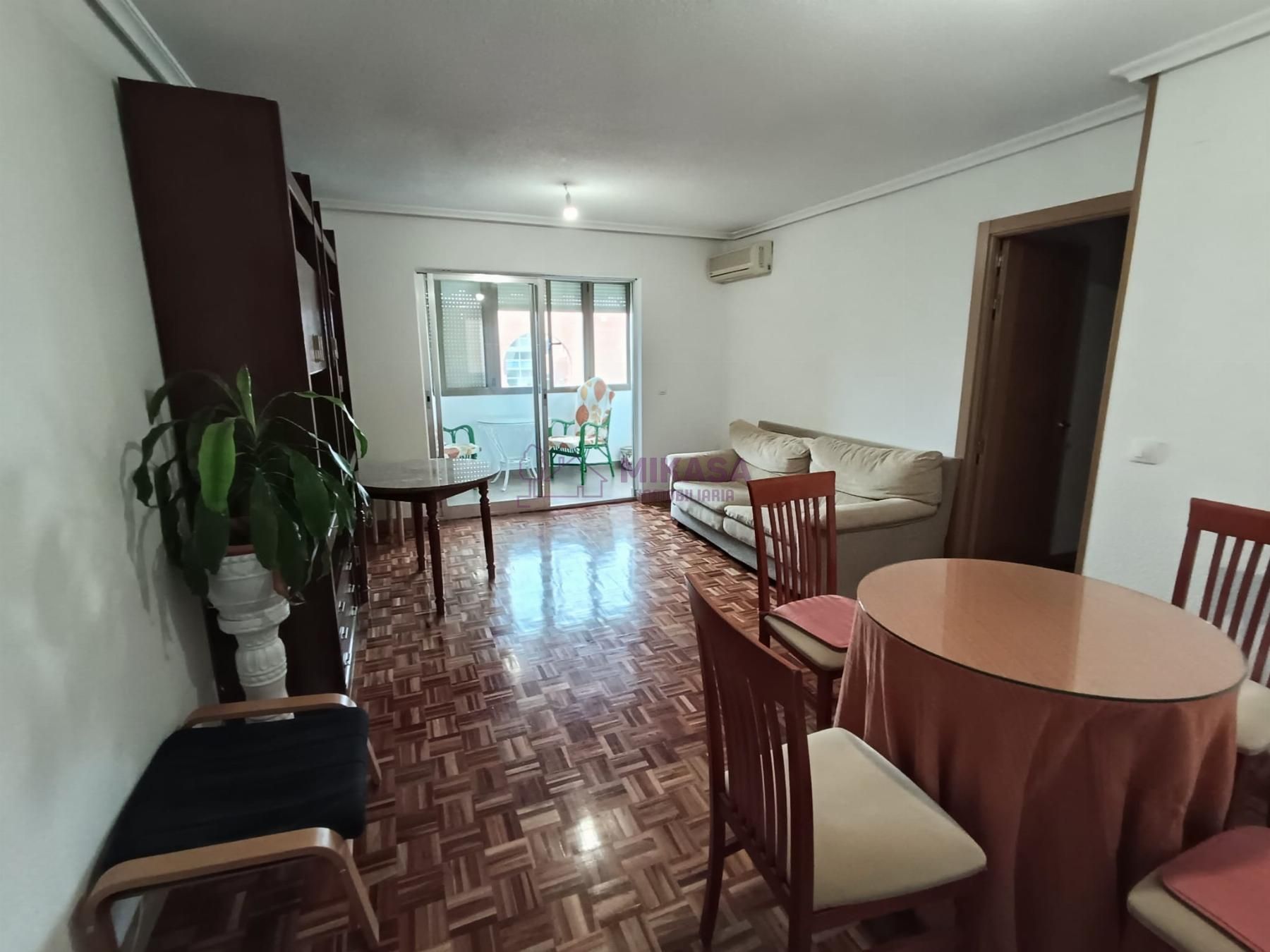 Living room of Flat to rent in Móstoles  with Air Conditioner, Heating and Parquet flooring