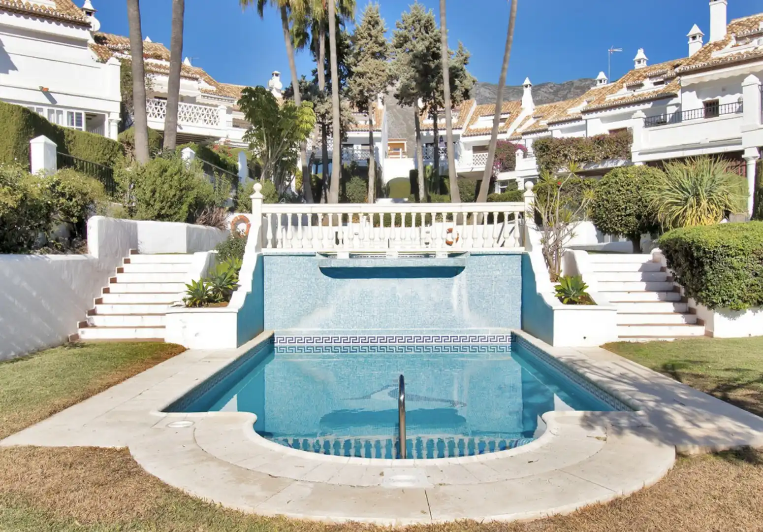 Vista exterior de Casa adosada en venta en Marbella con Aire acondicionado, Jardín privado y Terraza