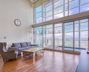 Living room of Attic to rent in  Barcelona Capital  with Air Conditioner and Terrace