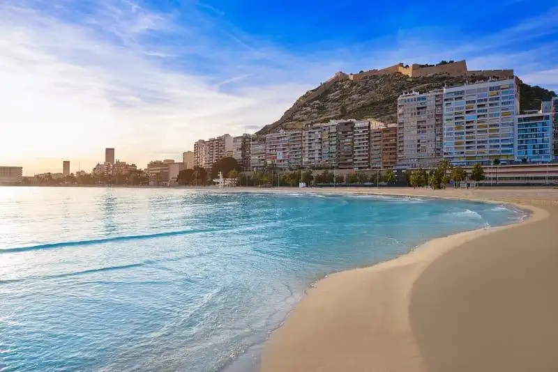 Vista exterior de Pis en venda en Alicante / Alacant amb Calefacció i Balcó