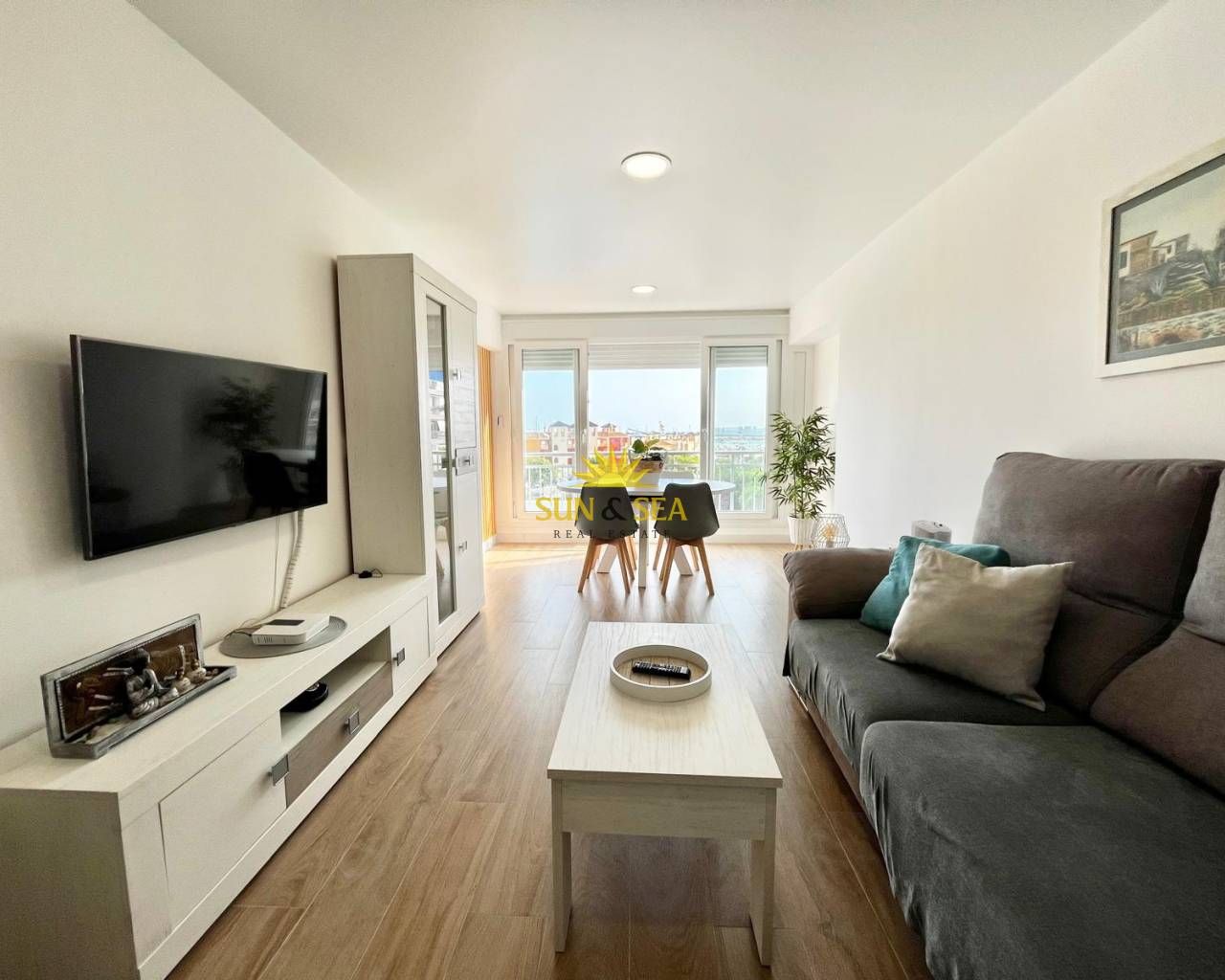 Sala d'estar de Apartament de lloguer en Torrevieja amb Calefacció, Piscina i Rentadora