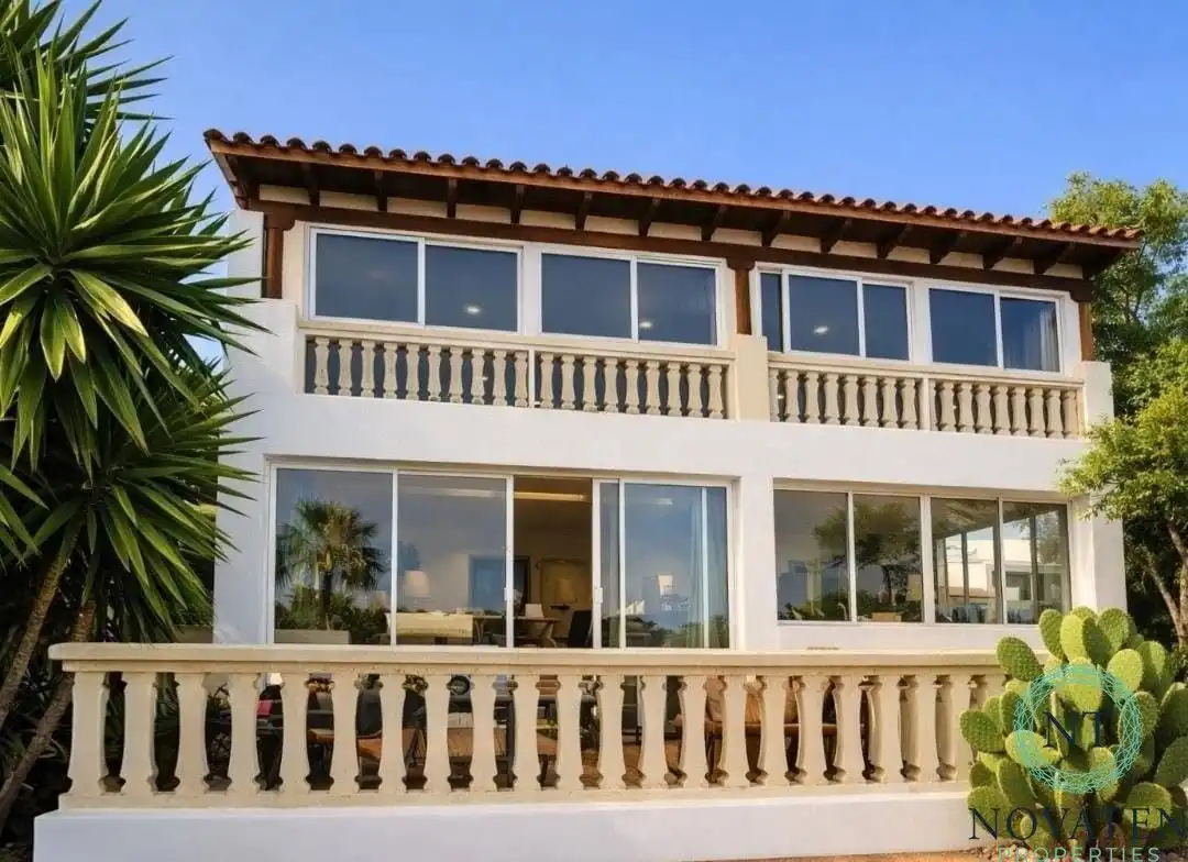 Vista exterior de Casa o xalet en venda en Arona amb Aire condicionat i Calefacció