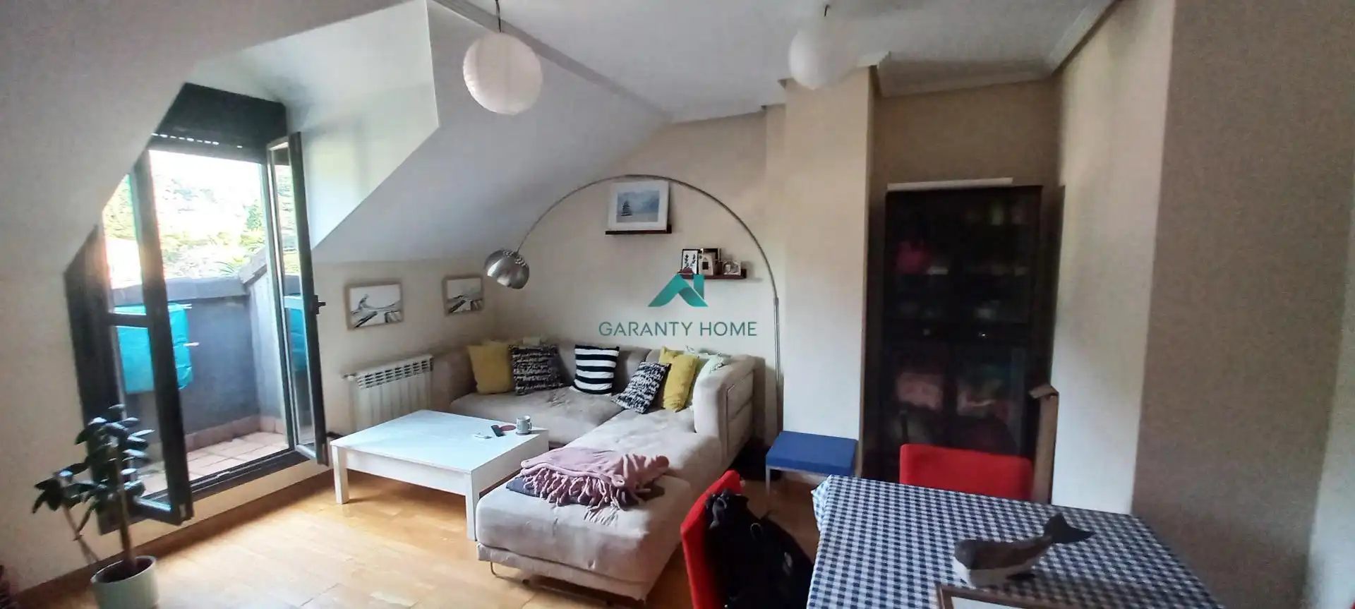 Sala de estar de Ático de alquiler en Limpias con Calefacción, Balcón y Piscina comunitaria