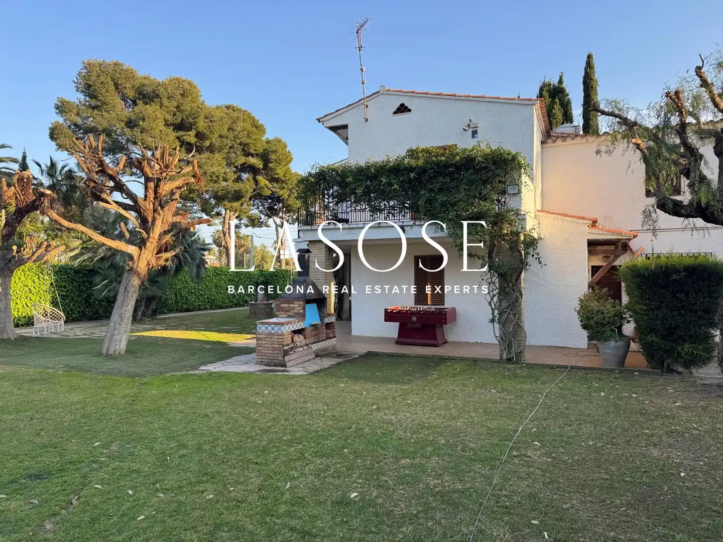 Garden of Houses for sale in Sitges  with Heating, Private garden and Parquet flooring