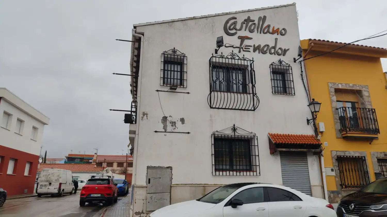 Vista exterior de Edifici en venda en Torres de la Alameda