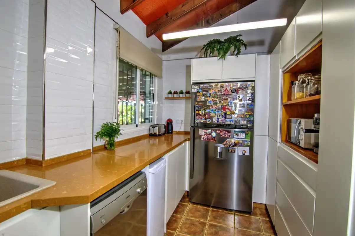 Cocina de Finca rústica en venta en Dolores con Aire acondicionado, Calefacción y Jardín privado