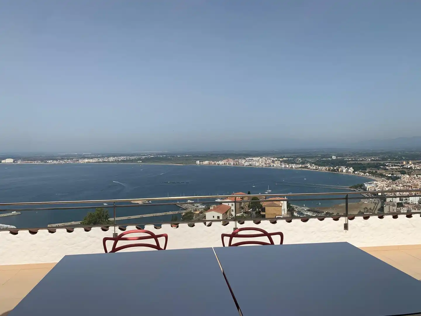 Dúplex en venta en Roses con Terraza, Piscina y Horno